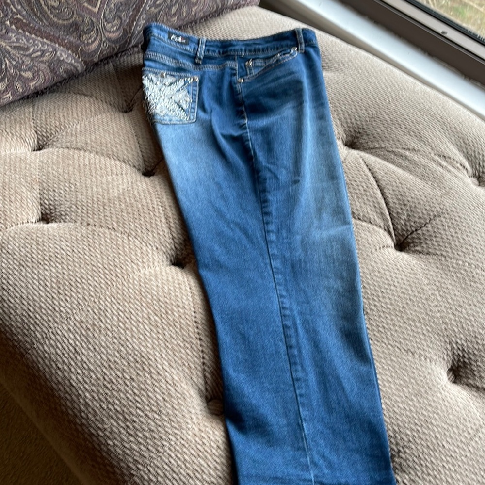 Blue  Crop Jeans by Earl